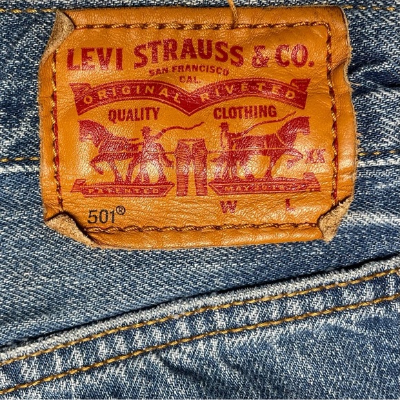 Levi’s Premium Denim 501 Cutoff Jean Shorts Size 32 - Picture 4 of 9